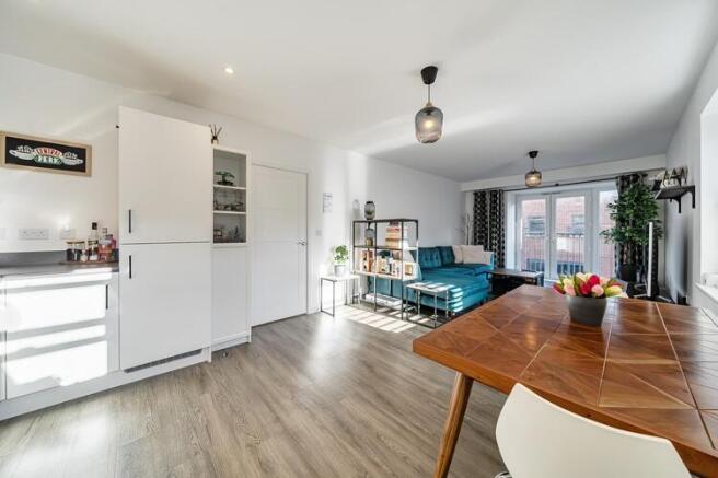 Woodlock Court, Farnham, Surrey, GU9 photo 4
