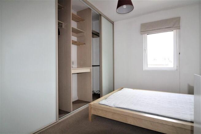1 bed Apartment to rent Image 6