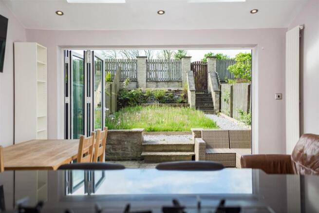 4 bed Town House for sale Image 9