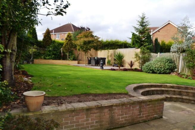 Garden S66 1WN