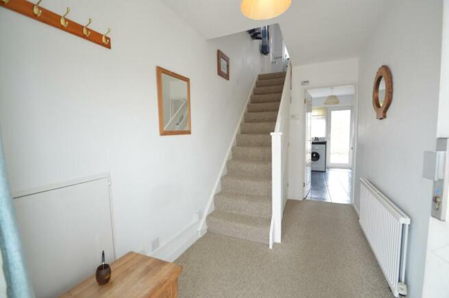 51 Nether Court entrance hall.JPG