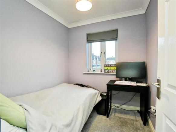 3 bed Semi-Detached for sale Image 11