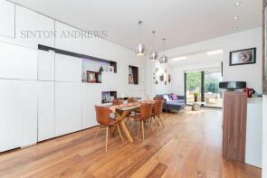 32, Selby Road, London W5 1LX