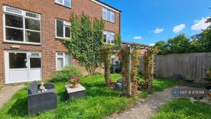 32, Stubbs Court, Andover SP10 3QR