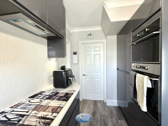 3 bed Semi-Detached for sale Image 10