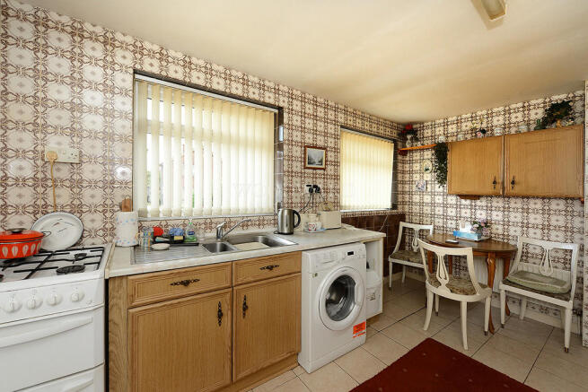 Kitchen/Breakfast...
