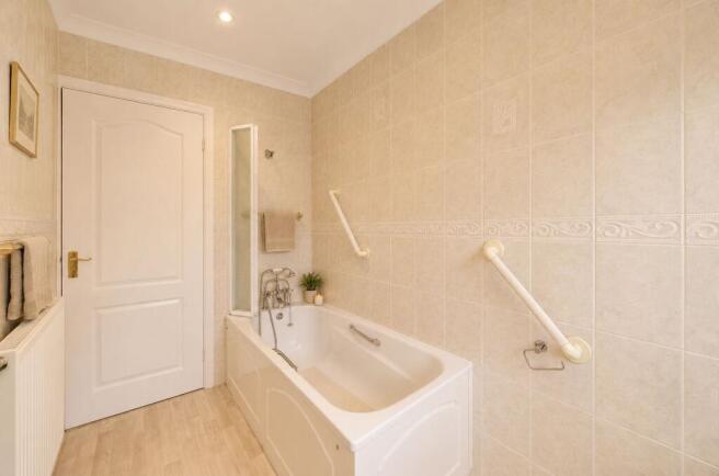 3 bed Detached Bungalow for sale Image 10