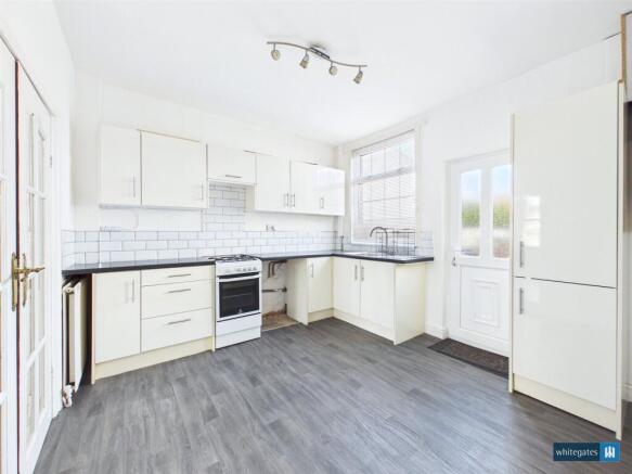 2 bed Terraced to rent Image 3