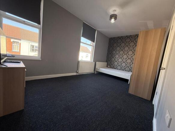 1 bed House Share to rent Image 4