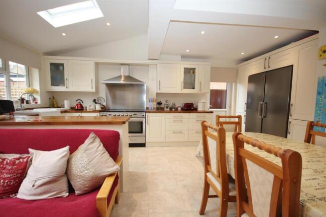 kitchen2.jpg