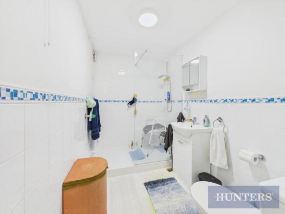 2 bed Apartment for sale Image 11