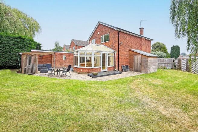 4 bed Detached for sale Image 2