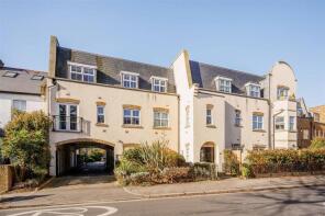 8, Broomcroft Court, Acton Lane, Chiswick W4 5HU