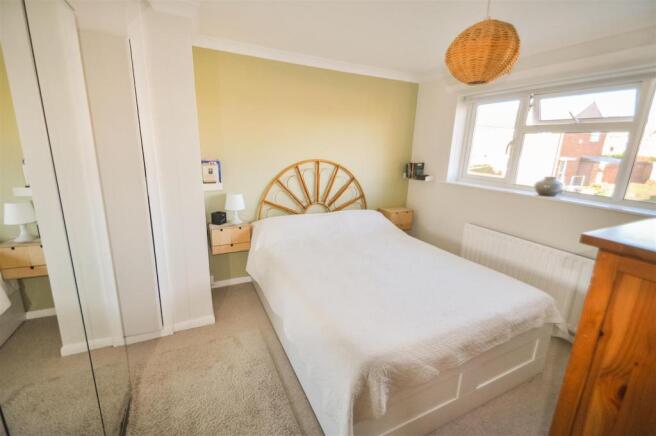 bed1[1].JPG