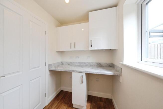 4 bed Detached for sale Image 8