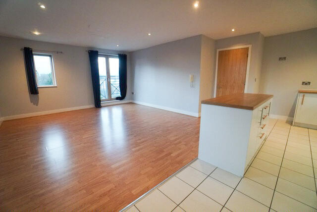 Lounge & Kitchen