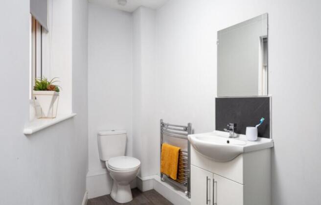 3 bed Flat to rent Image 4