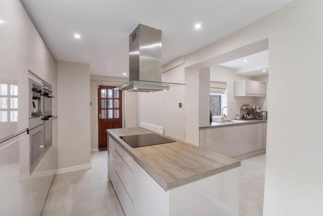 3 bed Semi-Detached for sale Image 11