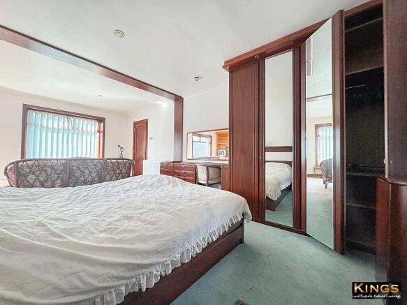 3 bed Semi-Detached for sale Image 7