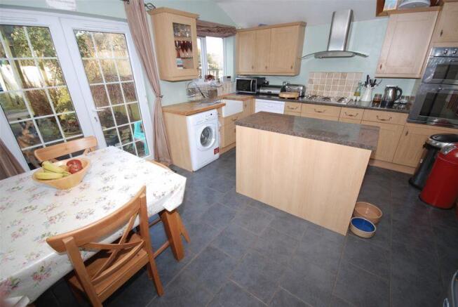 Kitchen/ Breakfast
