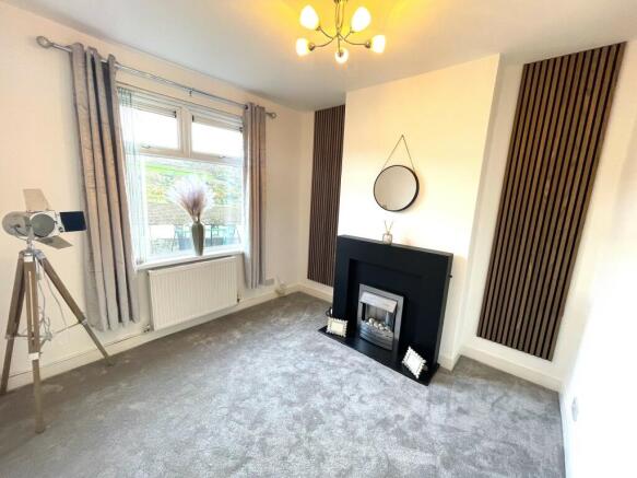 Living room 1.JPG