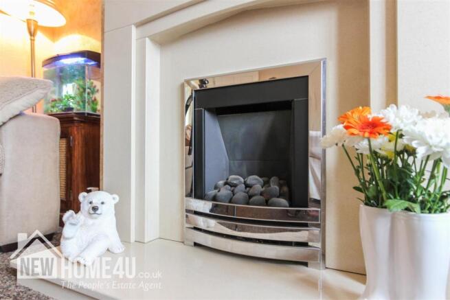 LOUNGE: