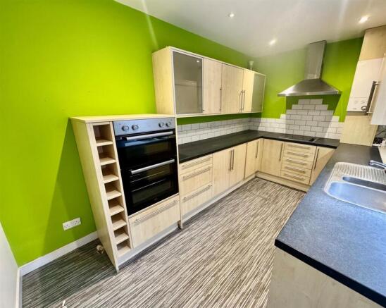 3 bed Terraced for sale Image 4
