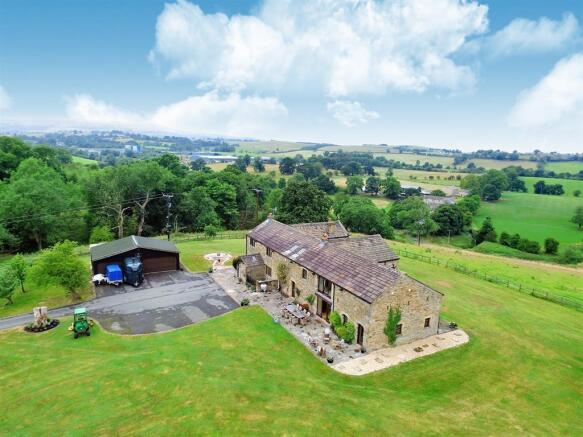 5 bed Detached for sale Image 6