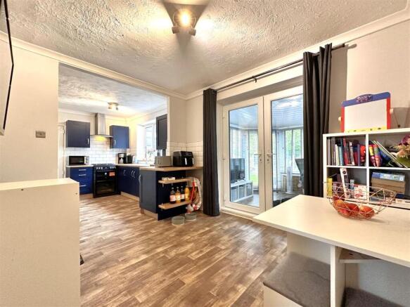 OPEN-PLAN Dining Kitchen 649