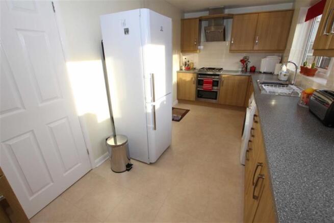 FITTED KITCHEN