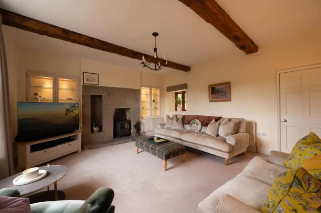 5 bed Detached for sale Image 9