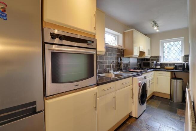 3 bed Semi-Detached for sale Image 4