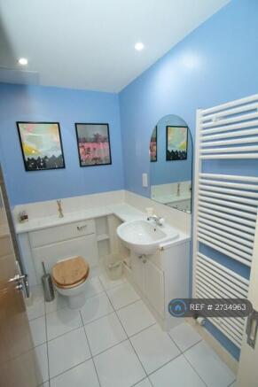 Family Bathroom / Toilet