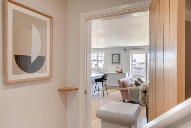 8641659-interior12.jpg