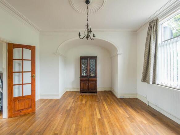 5 bed Semi-Detached for sale Image 6
