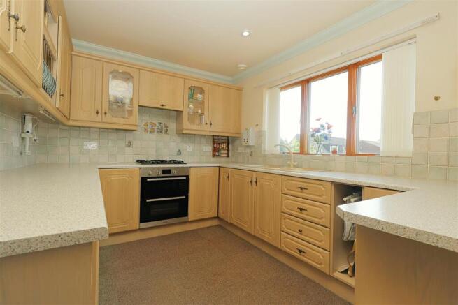 2 bed House for sale Image 5