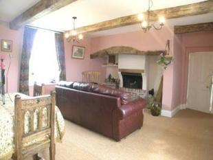 LOUNGE DINING ROOM