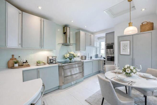 NEW KITCH WITH VIRTUAL STAGING.jpg