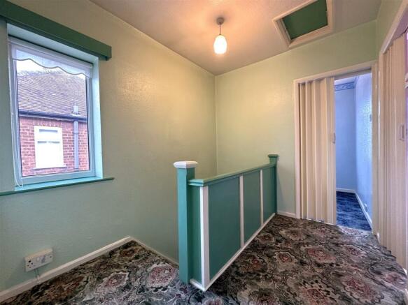 First Floor Landing 975