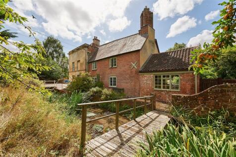 7 bed detached - Riverside Cottage Holidays, Oldford Farm, Frome, BA11 2NF image 13