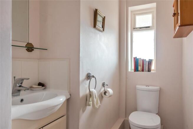 To Main Bedroom