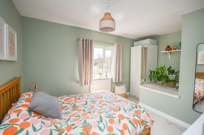 Bedroom 1 pic 2.jpg