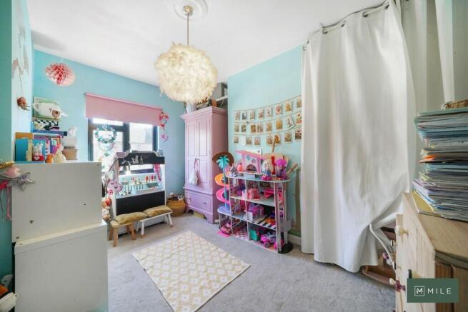 53 Yewfield Road ...