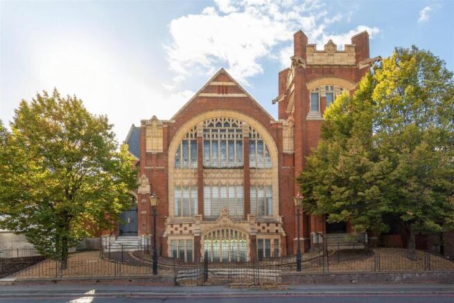 Cranbrook Road, IG1