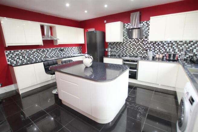 1 bed House Share to rent Image 6