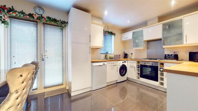 Breccia Gardens Kitchen Diner