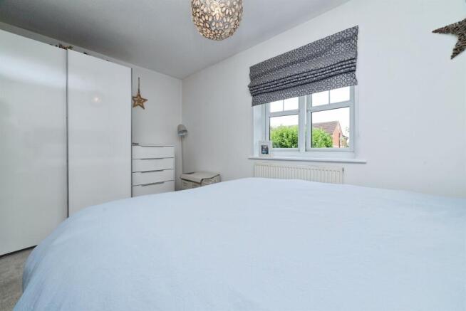 3 bed Semi-Detached for sale Image 10
