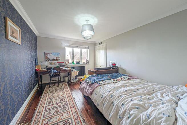 Bed 4.jpg