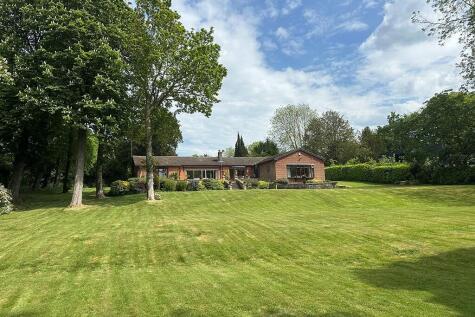 Squirrel's Leap, Hall Grounds, Colston Bassett, Nottinghamshire NG12 3FB