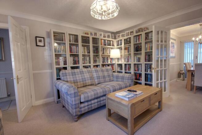 4 bed Detached for sale Image 8